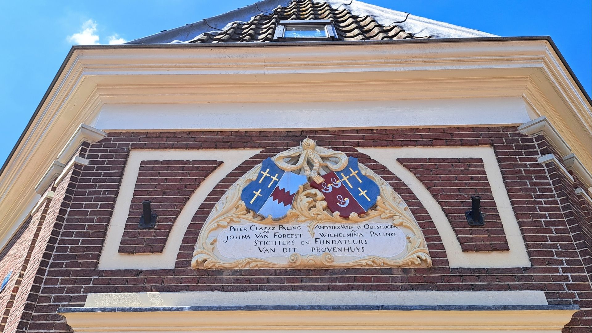Gevelsteen Hofje Paling en Van Foreest Alkmaar